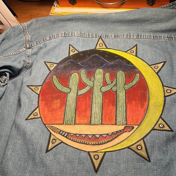 Handpainted southwestern desert scene shirt. Bohemian style Levi’s brand - Picture 5 of 5